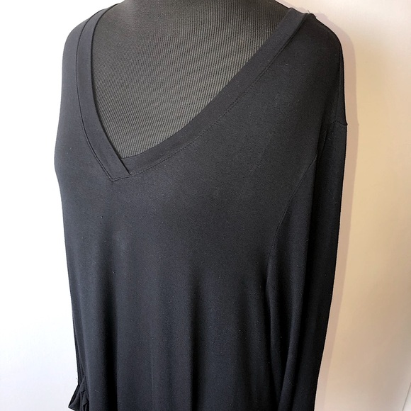 NWOT LOGO by Lori Goldstein Essential Sharkbite Hem Top - Picture 13 of 16